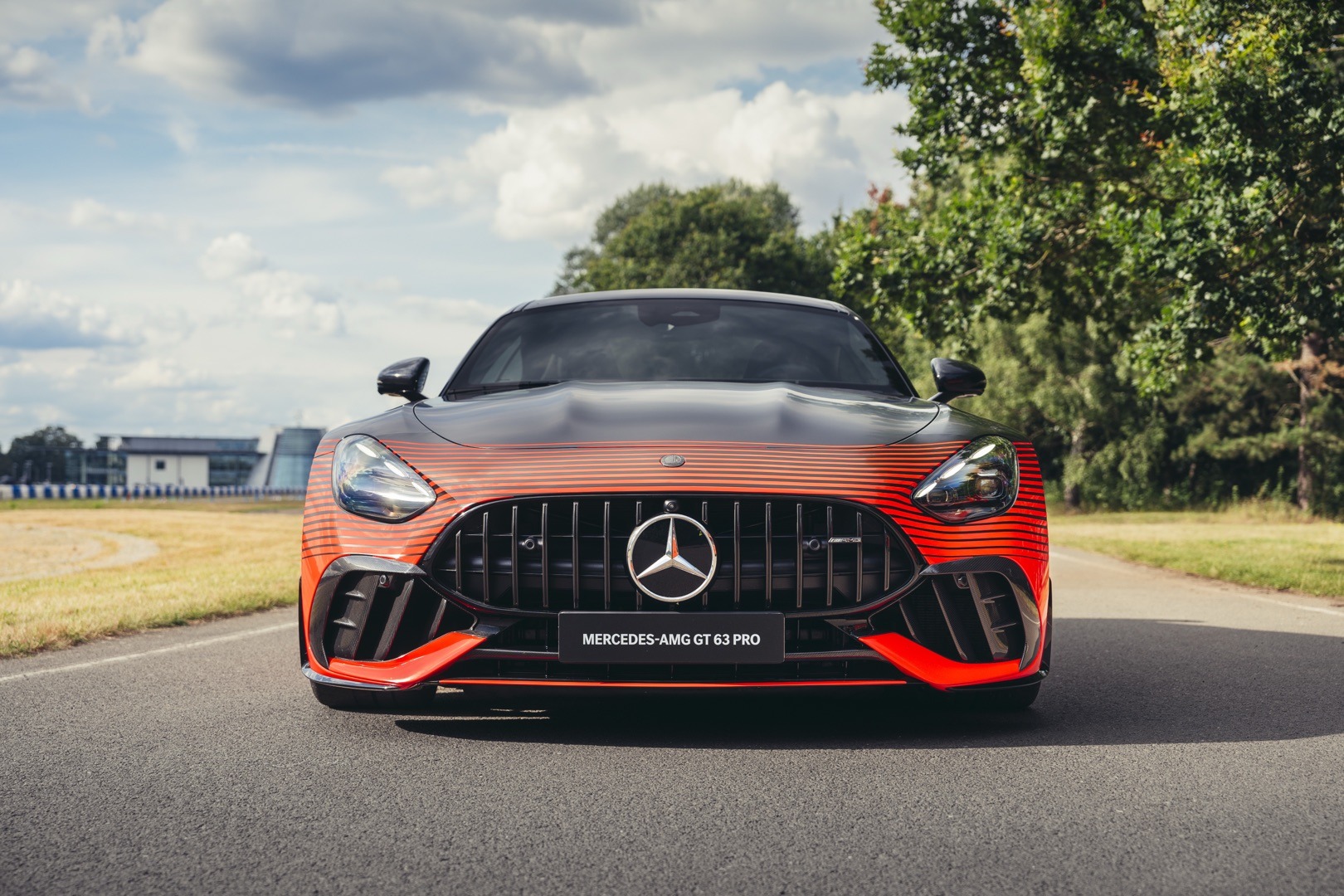 Nový Mercedes-AMG GT 63 PRO 4MATIC+: ešte agilnejší na pretekárskej trati
