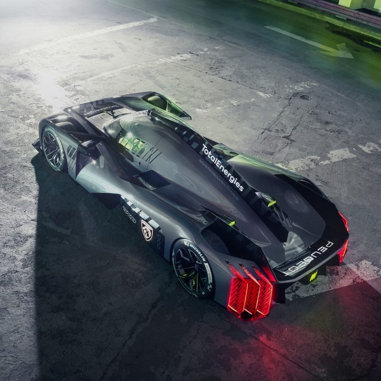 PEUGEOT 9X8 HYBRID HYPERCAR: DOKONALÝ DIZAJN