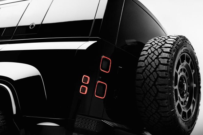 DEFENDER OCTA BLACK: ODOLNÁ LUXUSNÁ ROCKOVÁ HVIEZDA 4 × 4