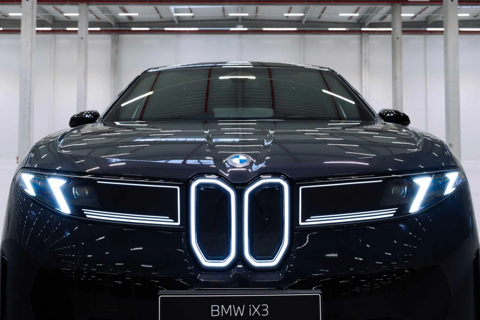 P90619321_highRes_bmw-ix3-in-slovakia-