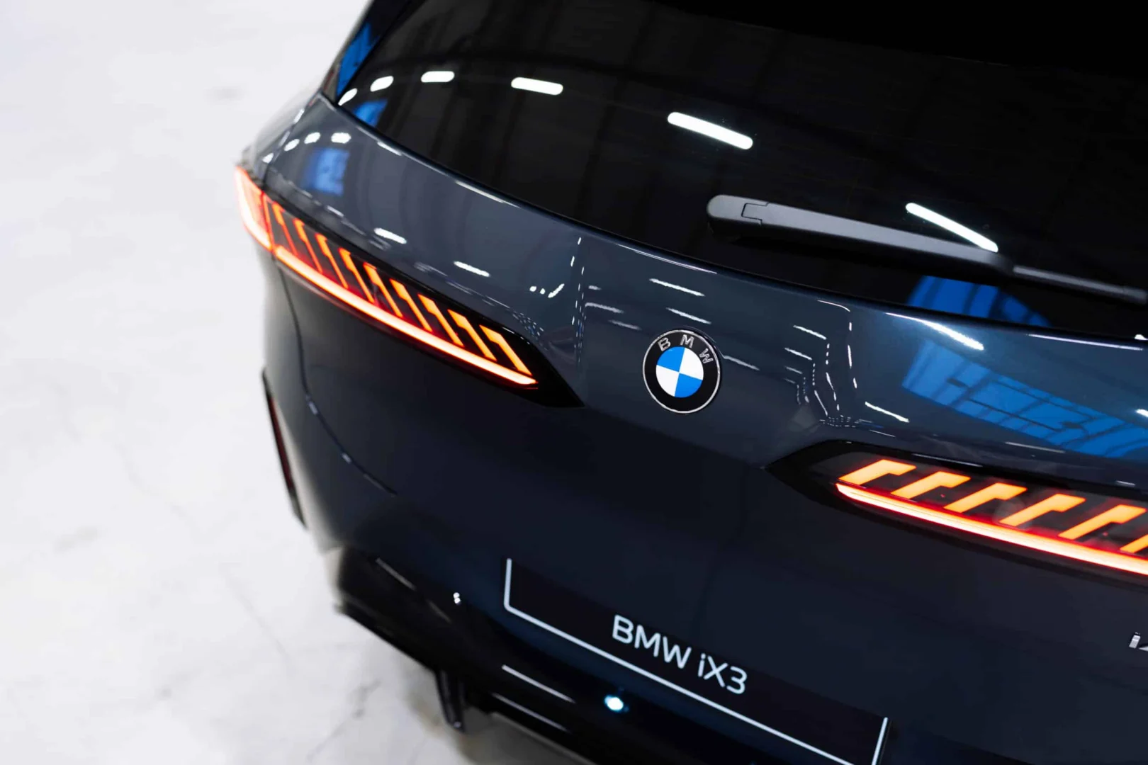 P90619336_highRes_bmw-ix3-in-slovakia-