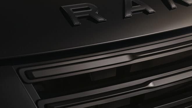 POCTA DIZAJNOVEJ ČISTOTE: RANGE ROVER SV BLACK DEBUTUJE NA DESIGN MIAMI