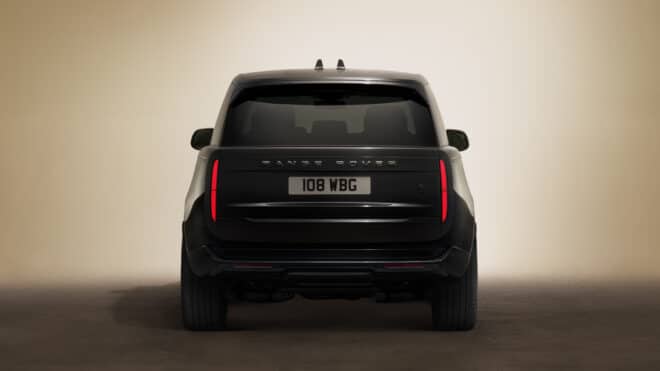 POCTA DIZAJNOVEJ ČISTOTE: RANGE ROVER SV BLACK DEBUTUJE NA DESIGN MIAMI