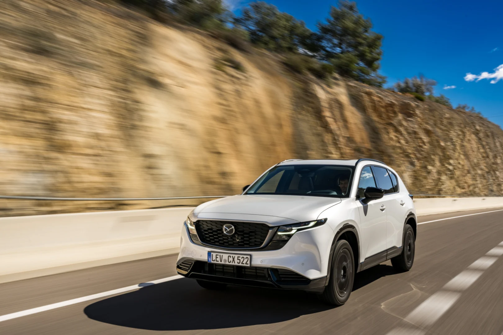 Nová Mazda CX-5 prichádza v tretej generácii s väčším priestorom a technológiami Google