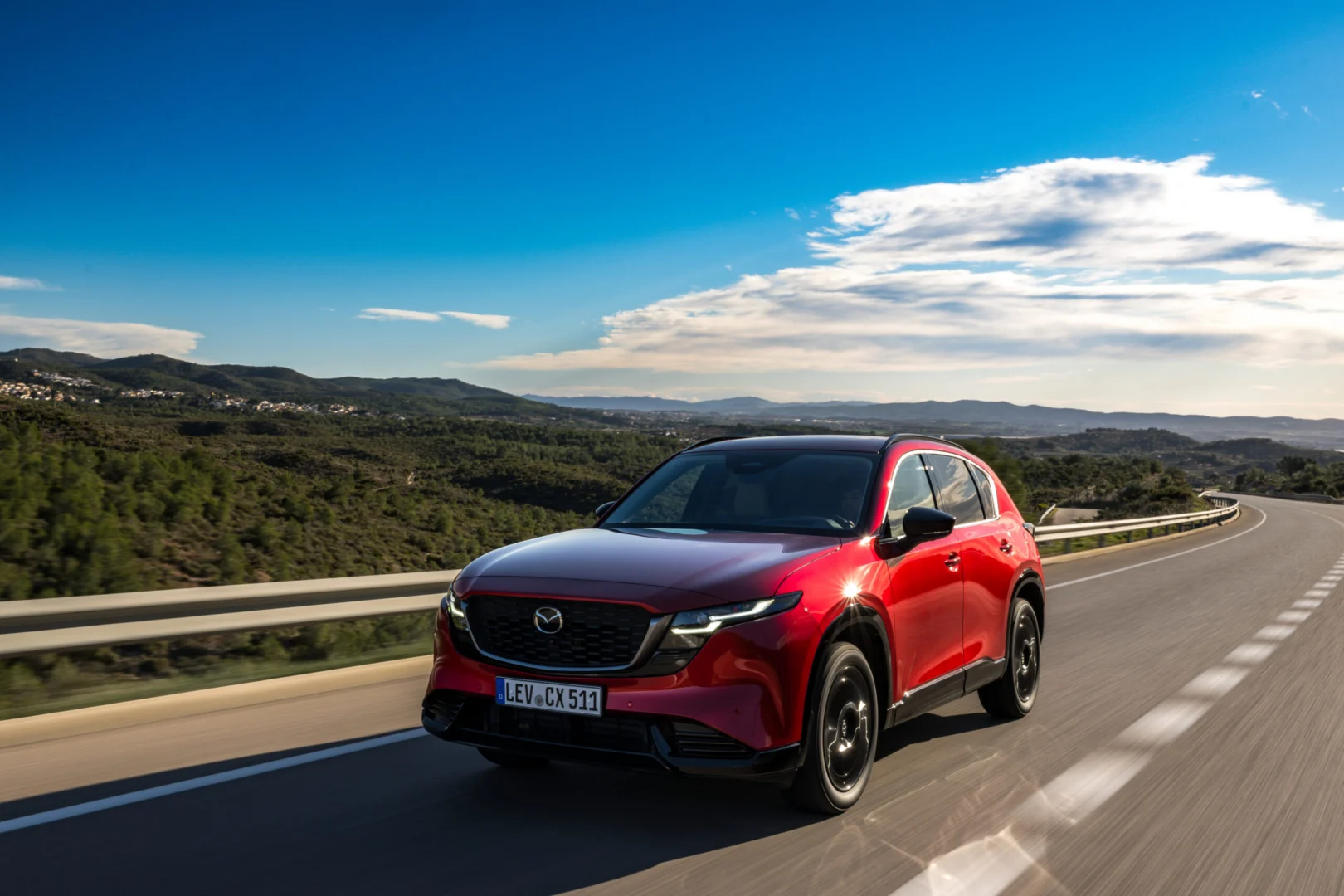 Nová Mazda CX-5 prichádza v tretej generácii s väčším priestorom a technológiami Google