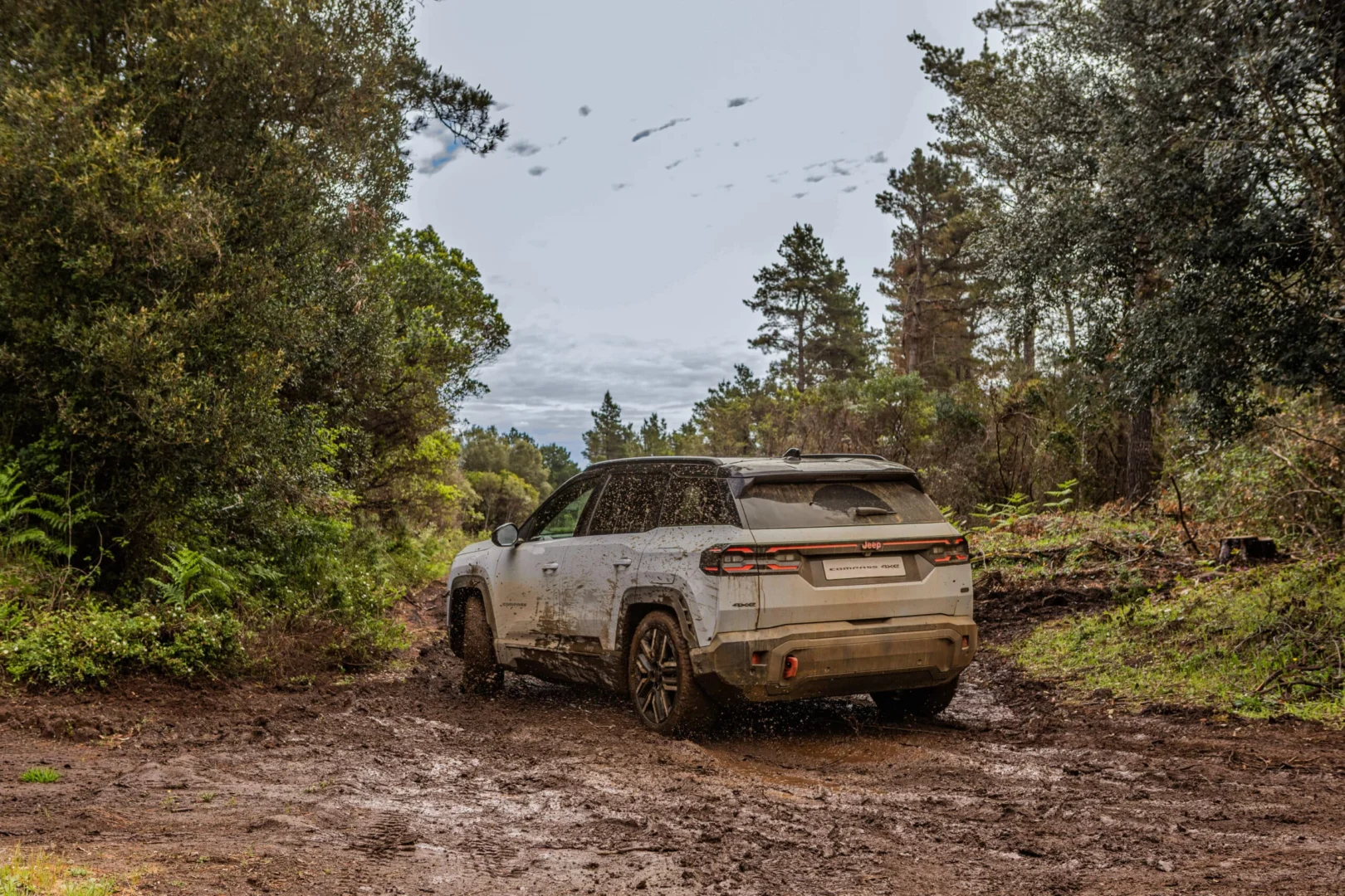 new-compass-4xe-4wd-lock6