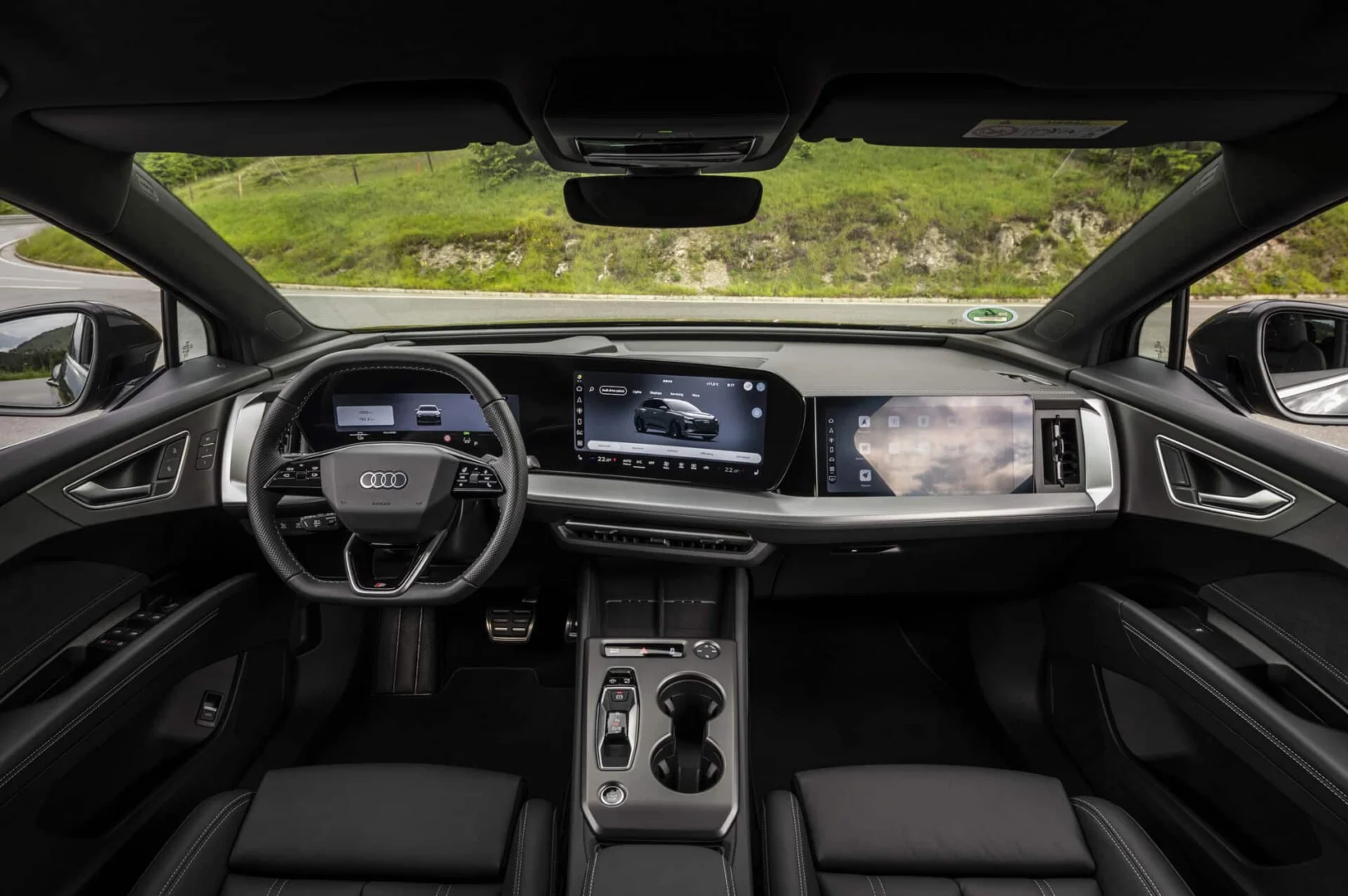 The right car for any situation: the Audi Q4 e-tron takes to the streets - Outdoor static shot, interior, cockpit of the Audi Q4 e-tron.