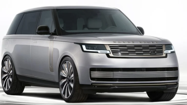 Range Rover SV Ultra prináša nové limity luxusu a audia v automobiloch