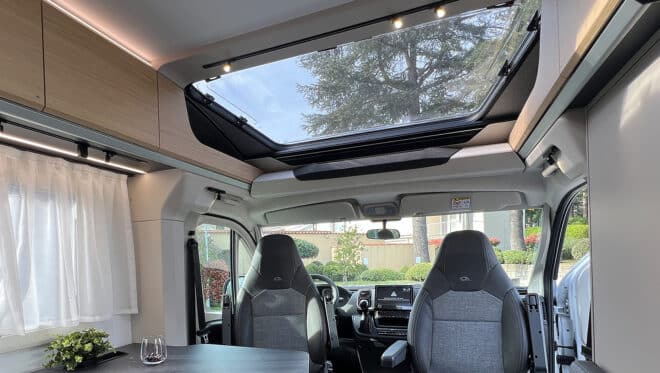 Nový Adria Compact 2027: Kompaktný obytný automobil so zlepšeným dizajnom a technológiami