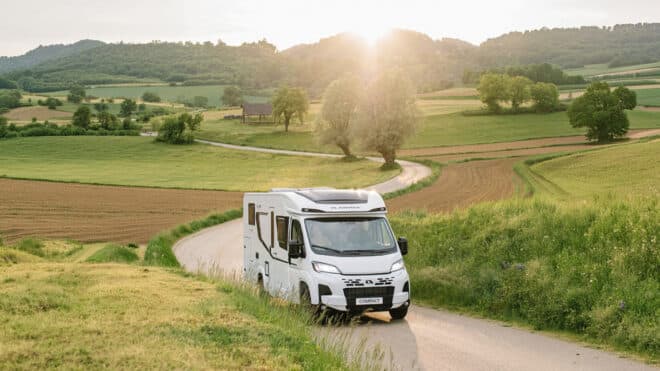 Nový Adria Compact 2027: Kompaktný obytný automobil so zlepšeným dizajnom a technológiami
