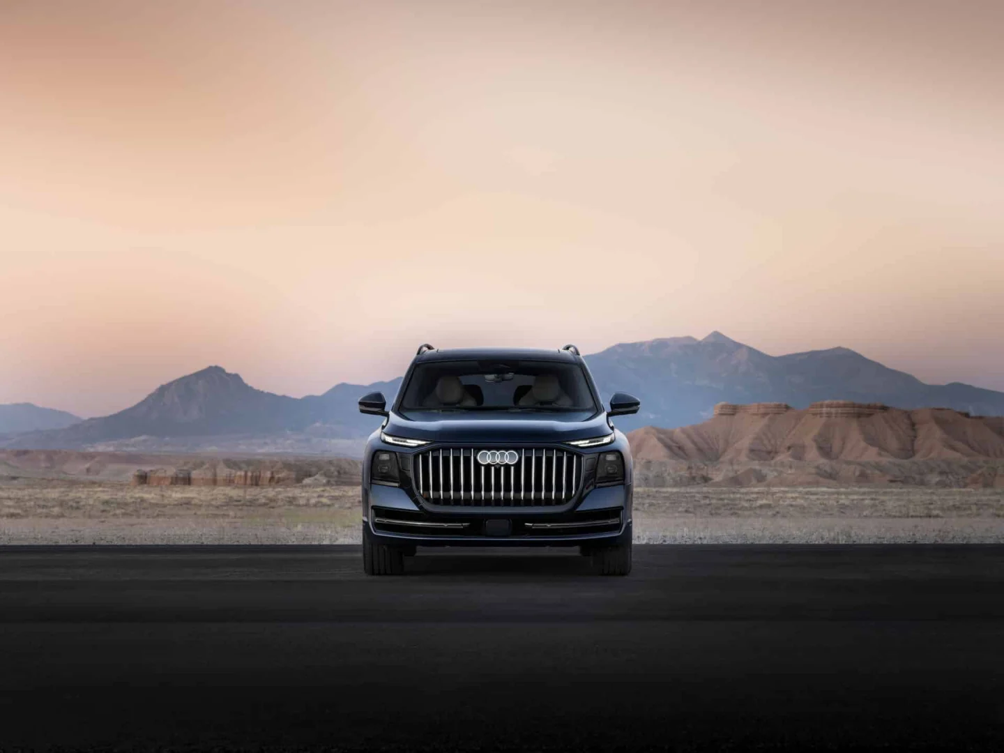 Audi Q9 SUV - Waitomo blue metallic, outdoor static photo, exterior, front view