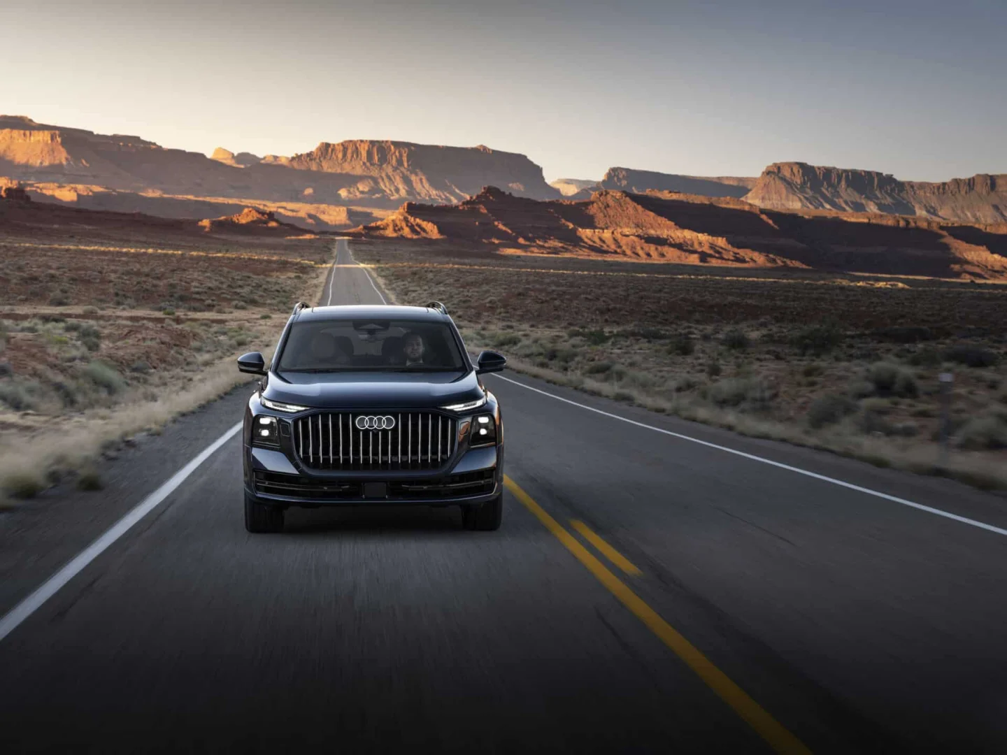Audi Q9 SUV - Waitomo blue metallic, dynamic photo, exterior, front view