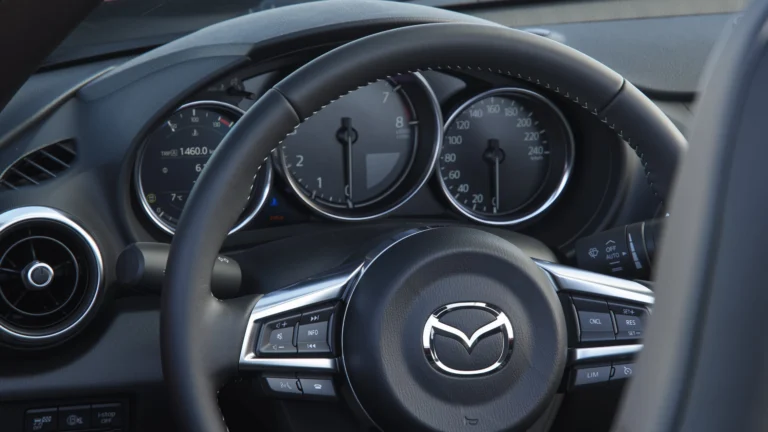Mazda MX-5 pre modelový rok 2027 vylepšuje osvedčený recept bez veľkej zmeny