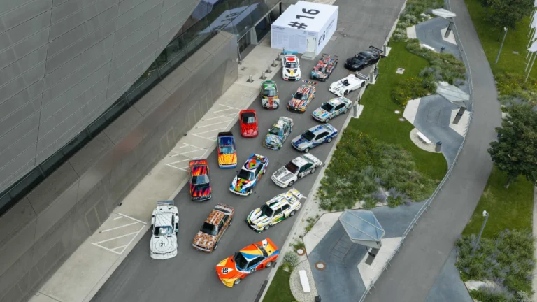 BMW v Mníchove otvára výstavu všetkých 20 Art Cars pri 50. výročí kolekcie