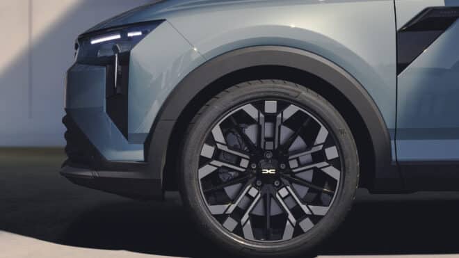 Dacia Striker Hybrid 155