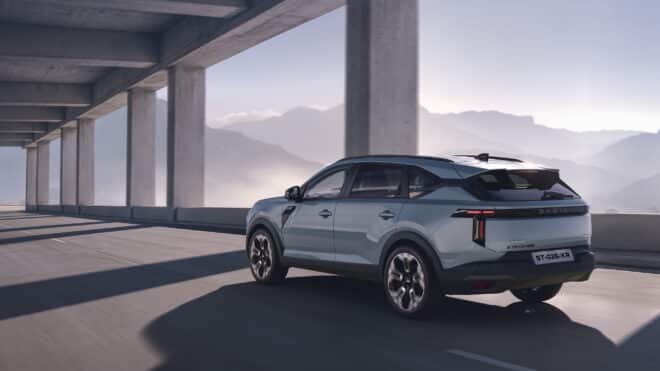 Dacia Striker Hybrid 155