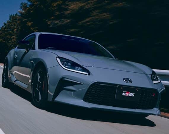 Toyota GR86 s čiastočnou modernizáciou prináša vylepšený dizajn a ovládanie