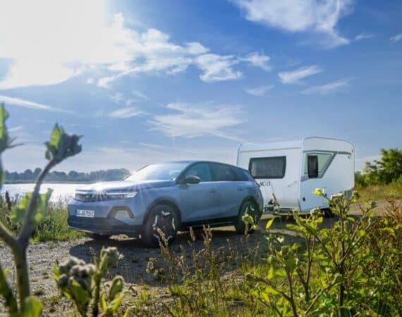 Opel Grandland Electric AWD s pohonom všetkých kolies a 1 350 kg tažnou kapacitou