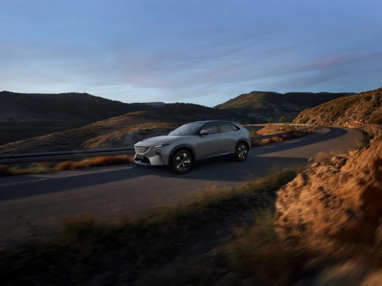 Mazda CX-6e prichádza s novou interpretáciou dizajnu Kodo