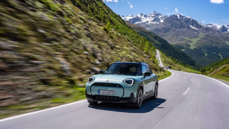 MINI Aceman SE: elektrický crossover s dojazdom až 405 kilometrov podľa WLTP