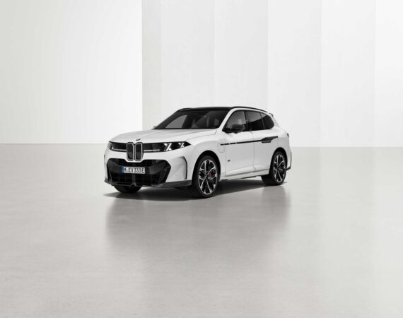 BMW X5 a prvý BMW iX5 dostávajú M Performance diely aj nové praktické doplnky