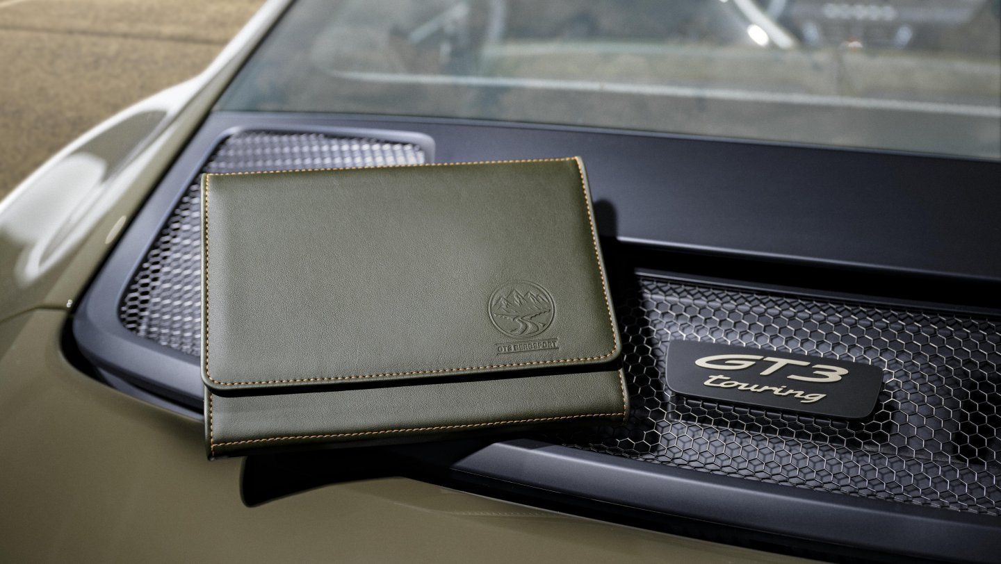 Porsche uvádza novú trhovú edíciu 911 GT3 Bergsport pre zákazníkov v Rakúsku, Francúzsku, Taliansku a Švajčiarsku. Špeciál má dizajn inšpirovaný Alpami, prvky z programu Exclusive Manufaktur, manuálnu šesťstupňovú prevodovku a premiéru na Arosa ClassicCar 4. septembra 2026.