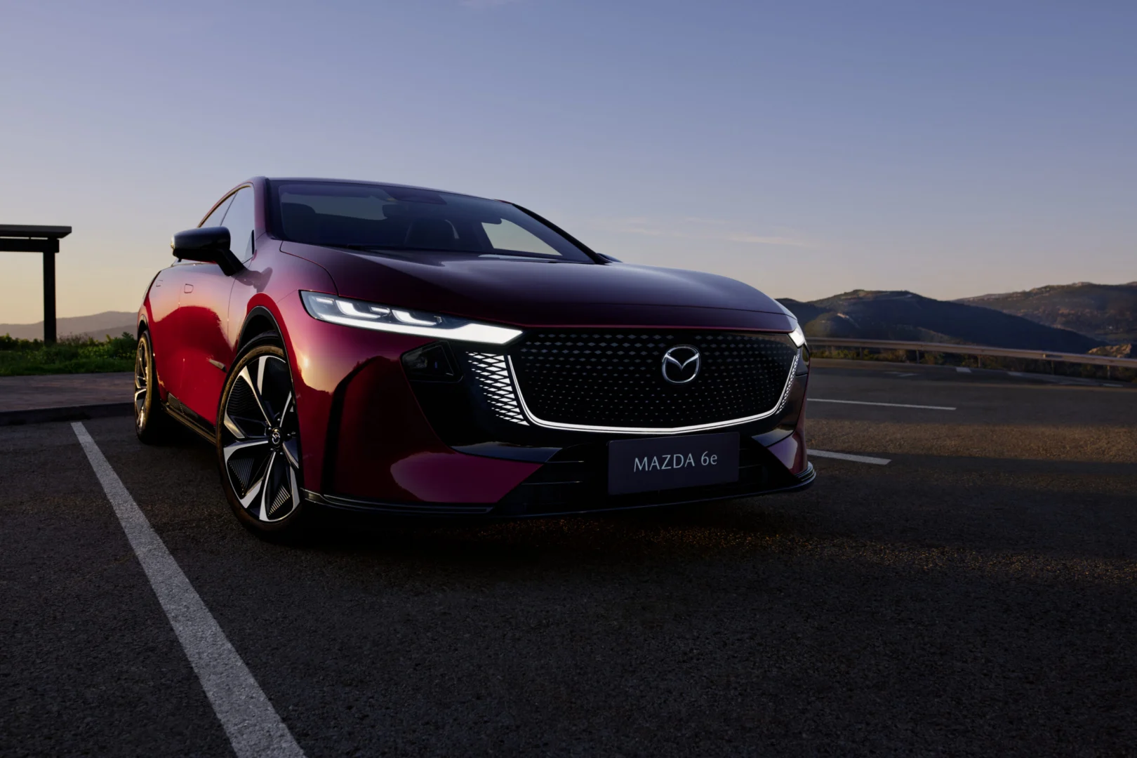 Mazda 6e pre modelový rok 2027 dostane 78 kWh batériu, dojazd 560 km a nové verzie