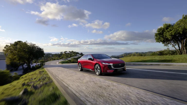 Mazda 6e pre modelový rok 2027 dostane 78 kWh batériu, dojazd 560 km a nové verzie