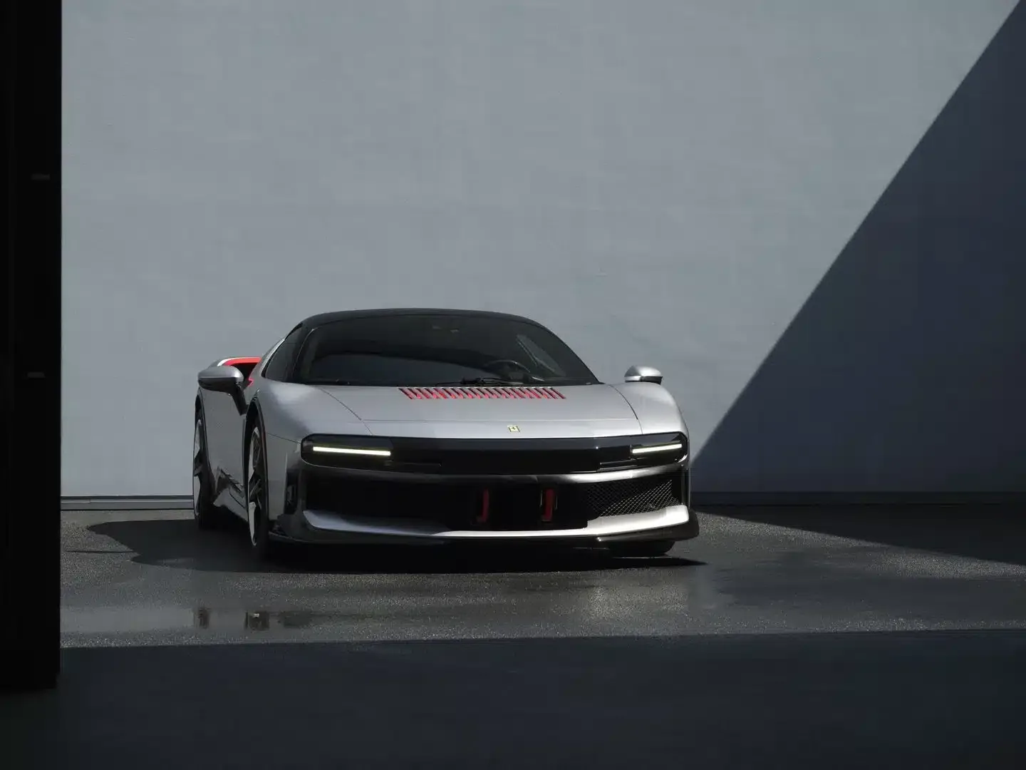 Ferrari CZ26 je jedinečný model pre amerického klienta a technicky vychádza zo SF90 Stradale