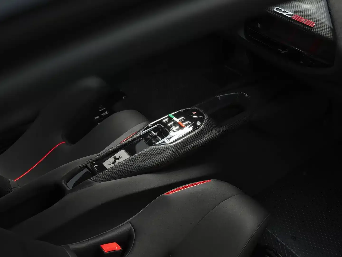 Ferrari CZ26 je jedinečný model pre amerického klienta a technicky vychádza zo SF90 Stradale