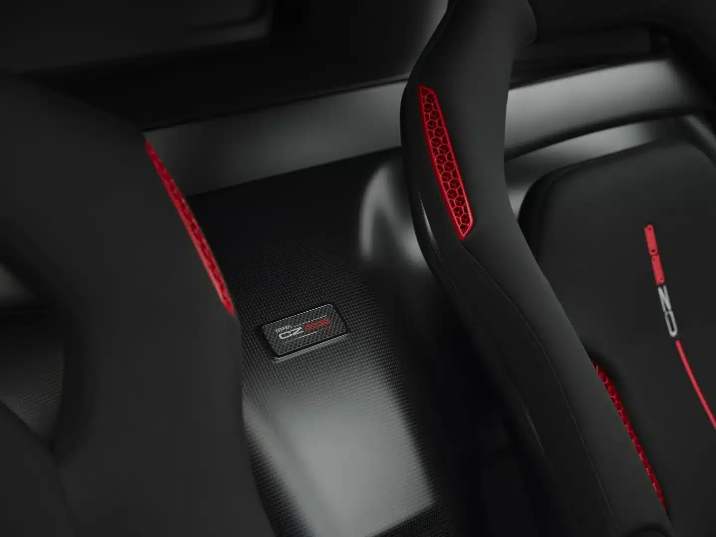 Ferrari CZ26 je jedinečný model pre amerického klienta a technicky vychádza zo SF90 Stradale