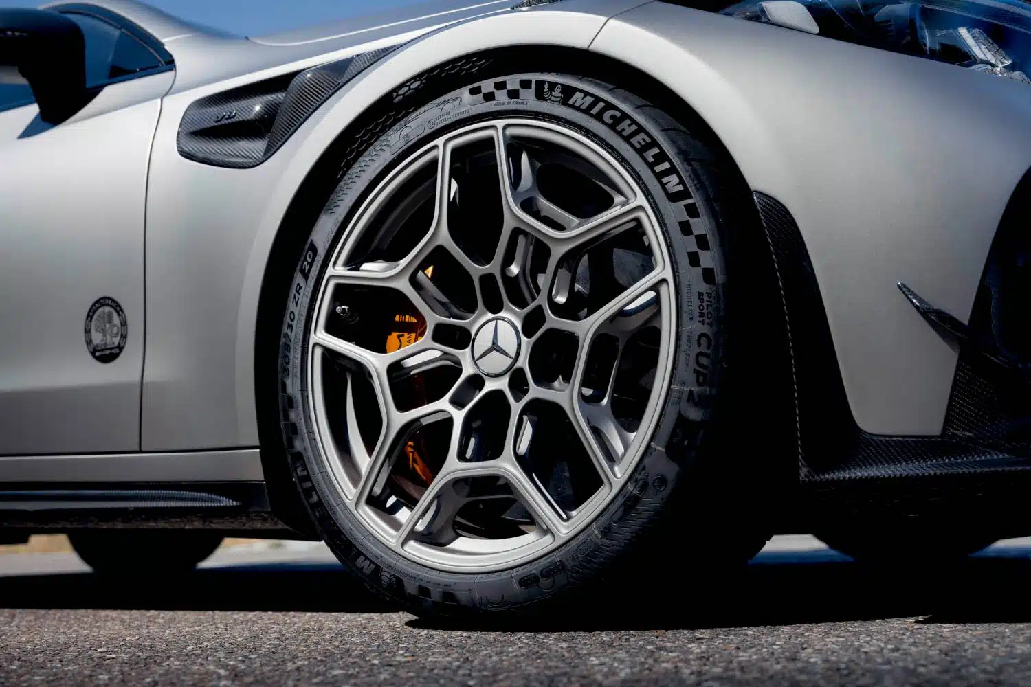Mercedes-AMG CLE 646: limitované kupé s 646 koňmi a pohonom zadných kolies