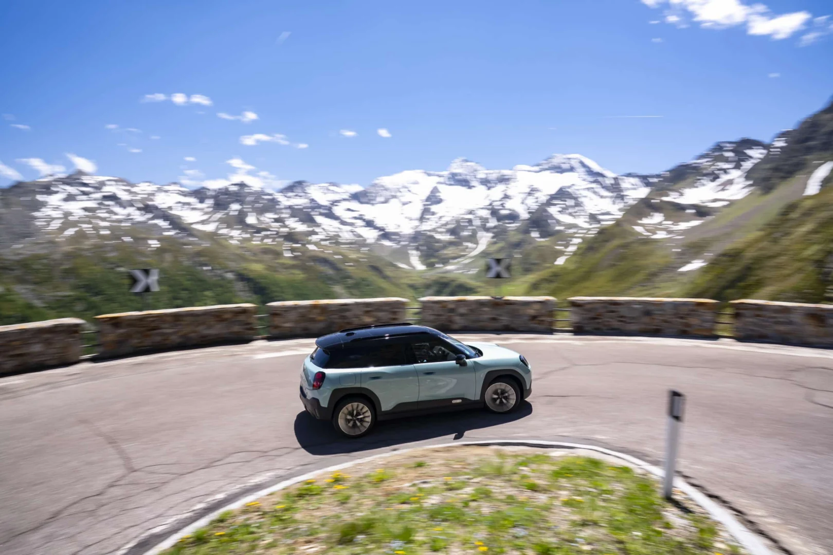 MINI Aceman SE: elektrický crossover s dojazdom až 405 kilometrov podľa WLTP