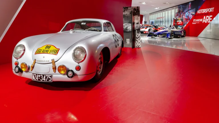 “Raceborn Moments” Episode: Porsche odhaľuje príbeh 356 SL z roku 1952 a jeho miesto v histórii značky