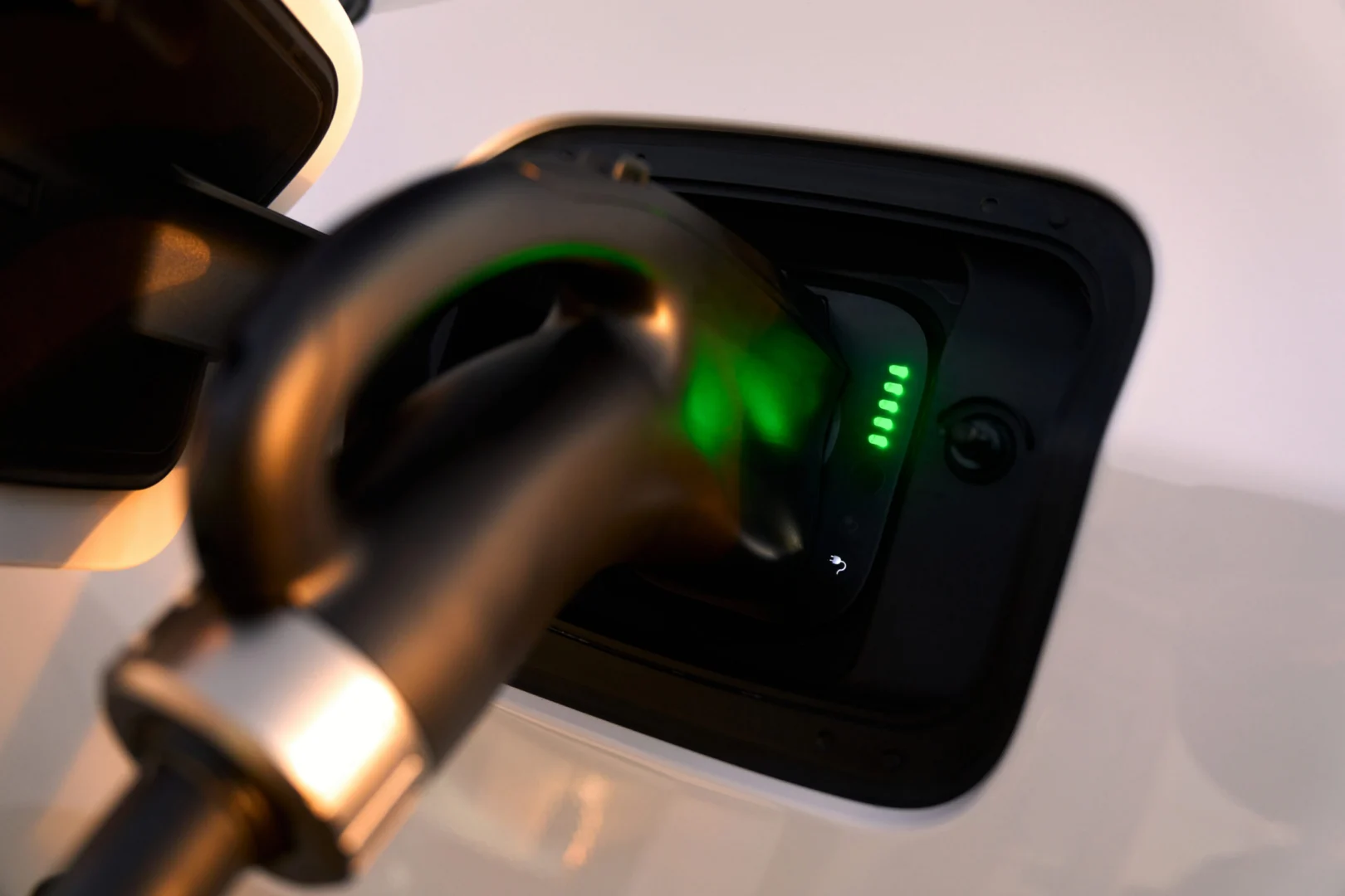 Dodge Charger sa vracia do Európy ako elektromobil Daytona aj spaľovací SIXPACK