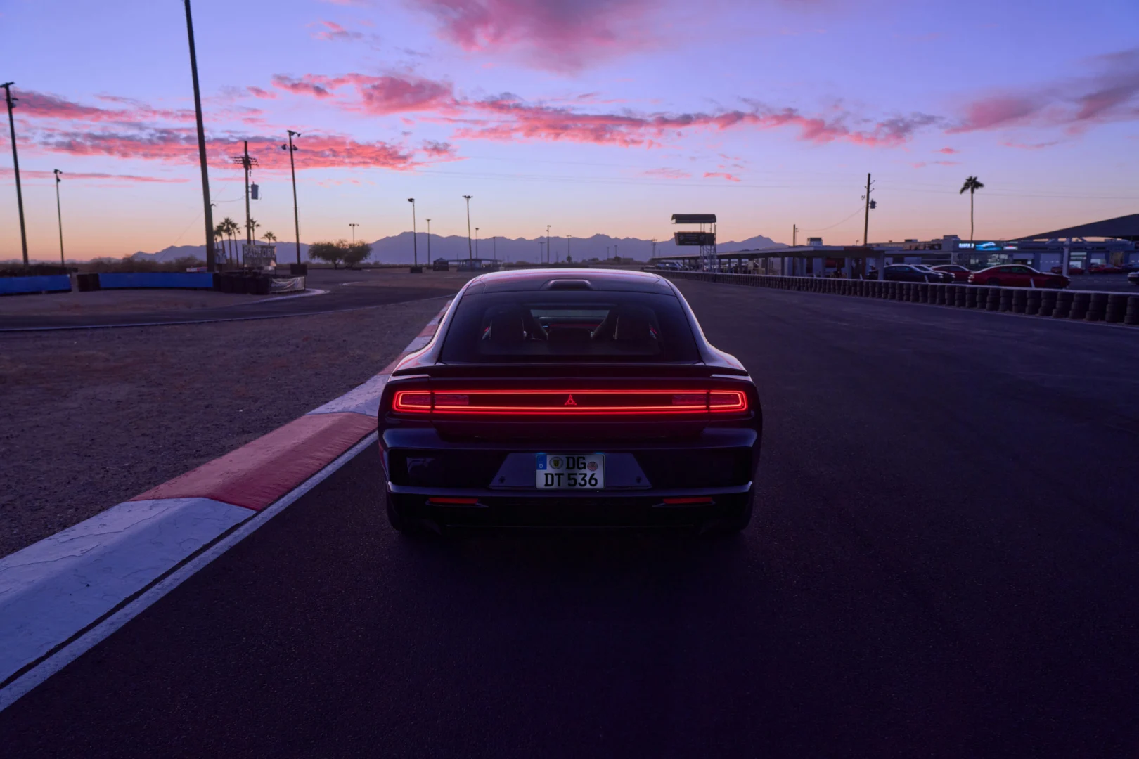 Dodge Charger sa vracia do Európy ako elektromobil Daytona aj spaľovací SIXPACK