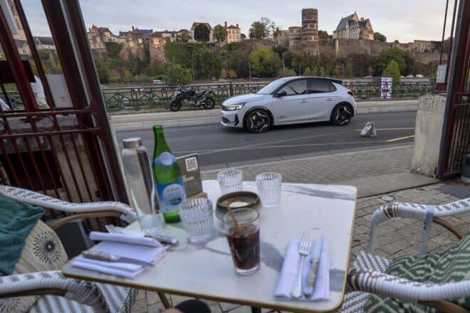 Electric Hot Hatch, City Car, Long-distance Cruiser: From Zaragoza to Paris in the New Opel Corsa GSE