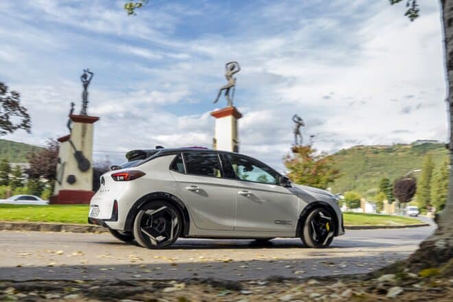 Electric Hot Hatch, City Car, Long-distance Cruiser: From Zaragoza to Paris in the New Opel Corsa GSE