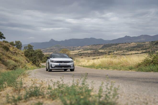 Electric Hot Hatch, City Car, Long-distance Cruiser: From Zaragoza to Paris in the New Opel Corsa GSE