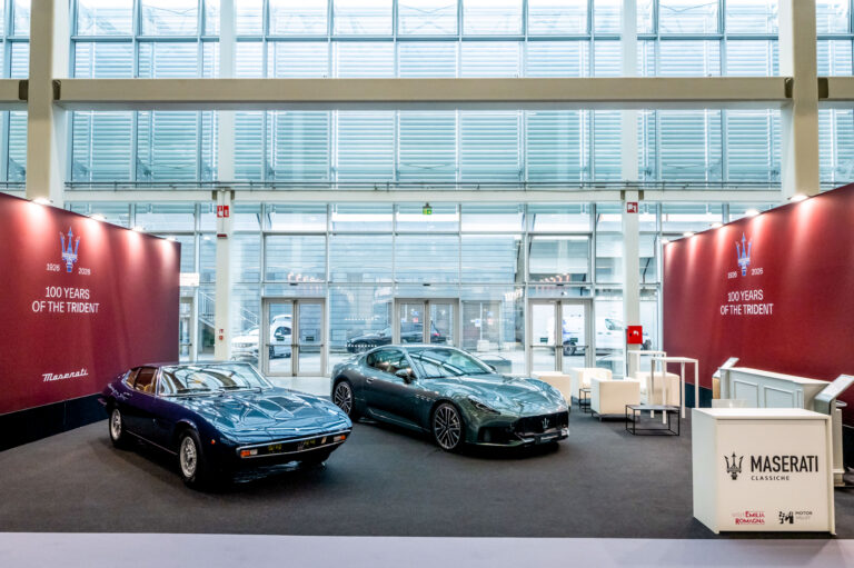 Maserati ukázala v Bologni historické Ghibli SS aj GranTurismo Trofeo