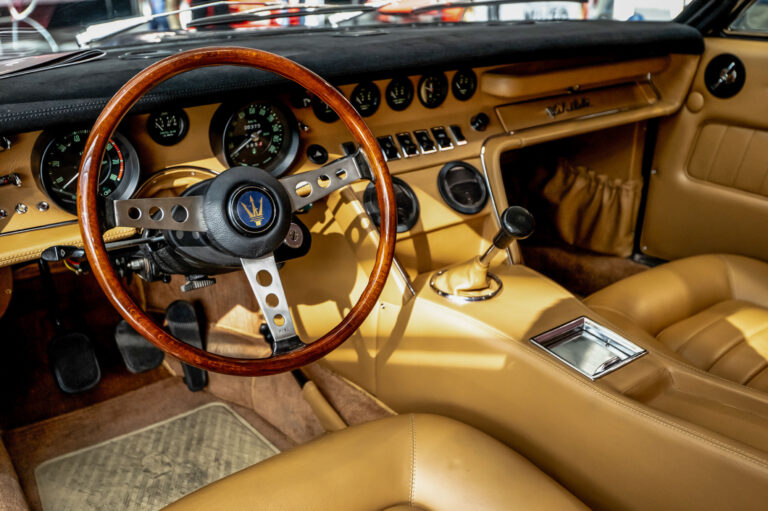 Maserati ukázala v Bologni historické Ghibli SS aj GranTurismo Trofeo