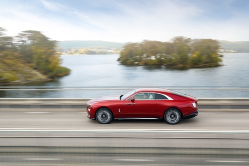 Rolls-Royce Spectre Series II vyrazil na verejné cesty v Štokholme