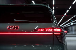Curved digital OLED rear light 3.0