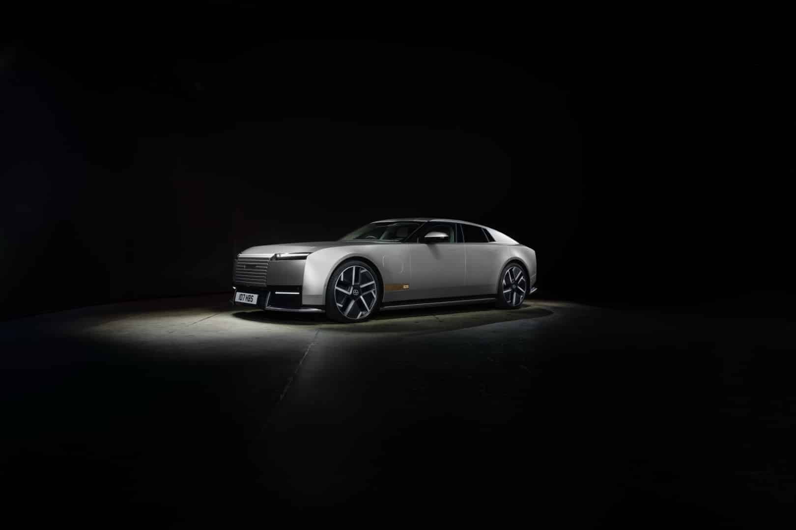 Jaguar Type 01 mal svetovú premiéru v New Yorku. Odhaľuje novú éru: elektrické GT s výkonom až 1 030 koní