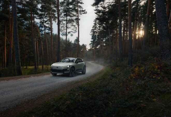 Volvo EX60 Cross Country dostalo vyšší podvozok, nové detaily a dojazd až 640 km