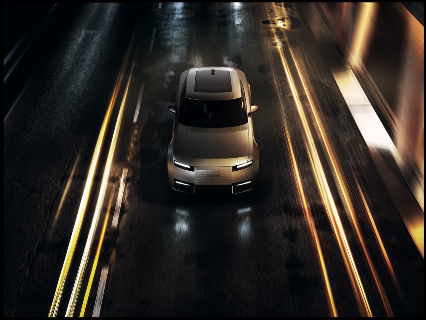 Jaguar Type 01 mal svetovú premiéru v New Yorku. Odhaľuje novú éru: elektrické GT s výkonom až 1 030 koní