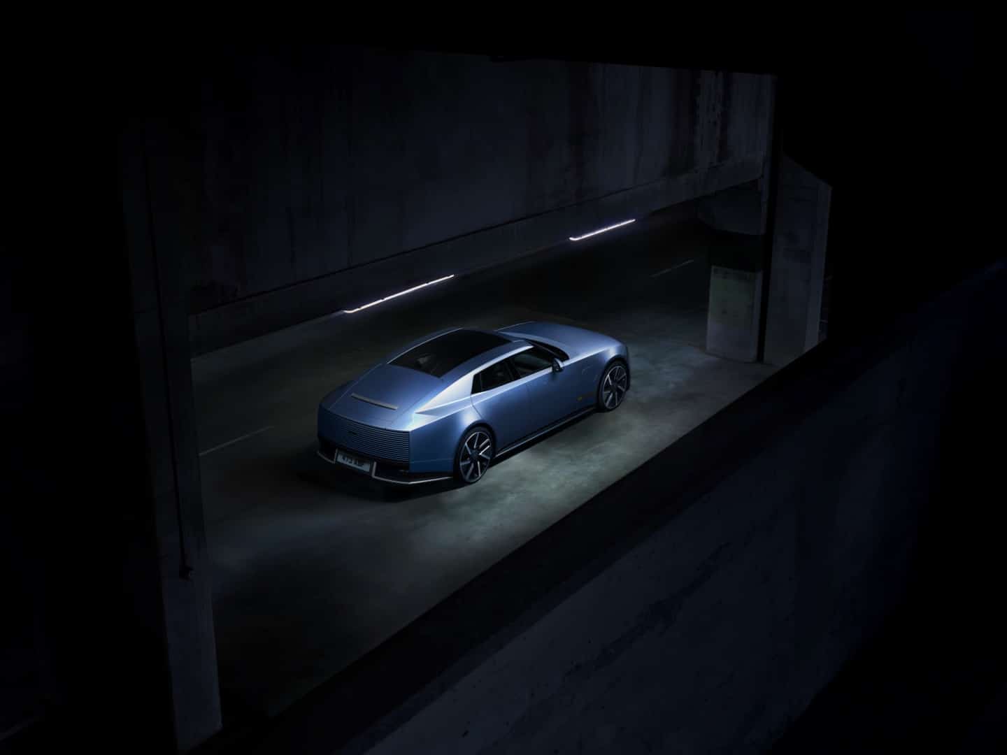Jaguar Type 01 mal svetovú premiéru v New Yorku. Odhaľuje novú éru: elektrické GT s výkonom až 1 030 koní