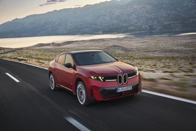 Nové BMW iX4: elektrické kupé-SUV s dojazdom až 828 kilometrov a verziou M60 xDrive