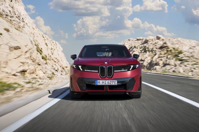 Nové BMW iX4: elektrické kupé-SUV s dojazdom až 828 kilometrov a verziou M60 xDrive