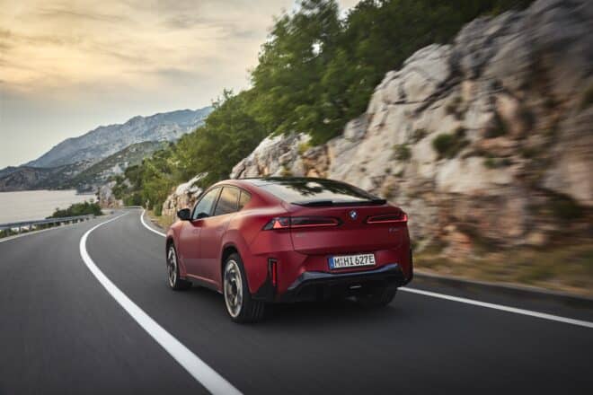Nové BMW iX4: elektrické kupé-SUV s dojazdom až 828 kilometrov a verziou M60 xDrive